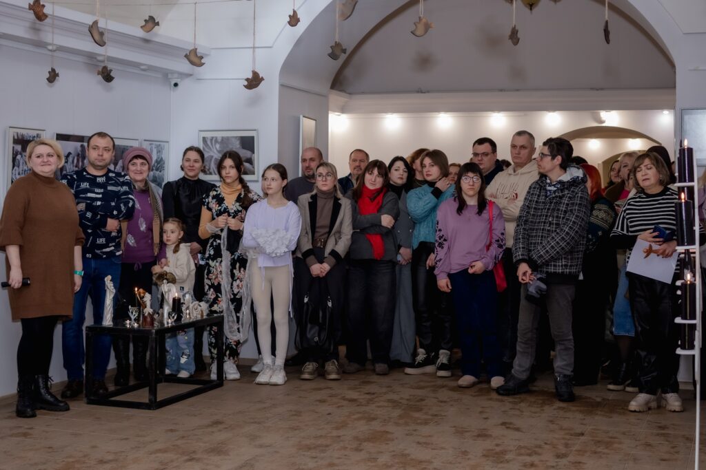 У Сумській муніципальній галереї відкрили виставку вихованки Центру