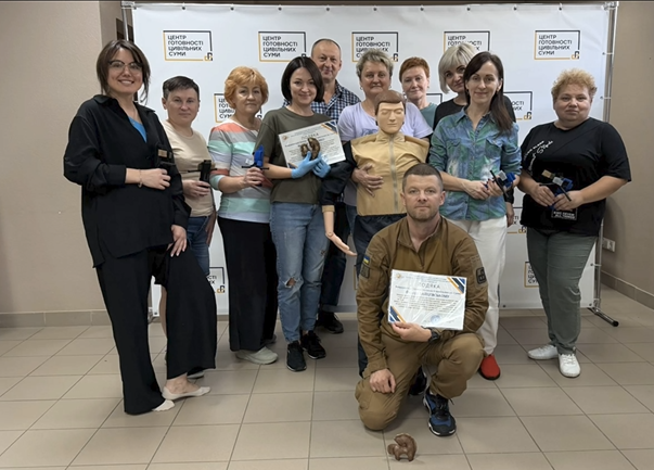 Знання, які рятують життя: колектив Центру пройшов важливий вишкіл з домедичної допомоги!